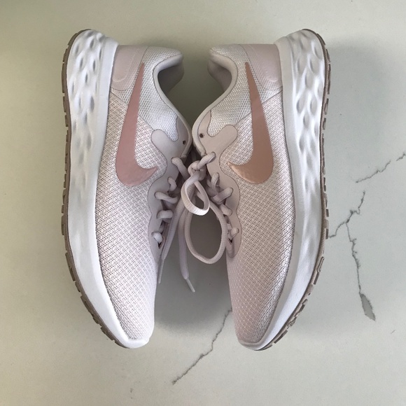 Nike Women’s Revolution 6 Next Nature Pink Running Shoes size US 6.5 Mint - Picture 7 of 11